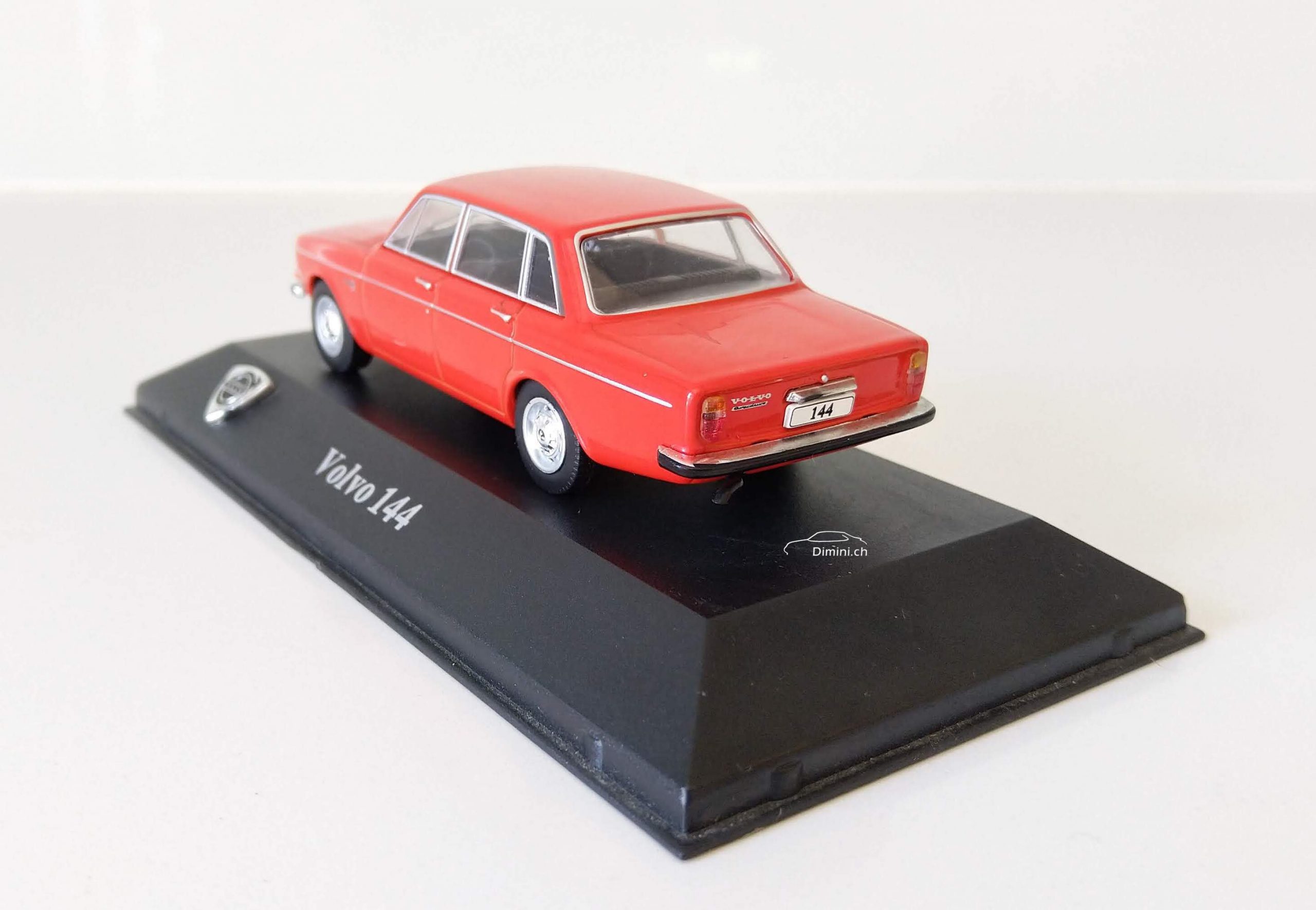 Volvo 144 - Image 2