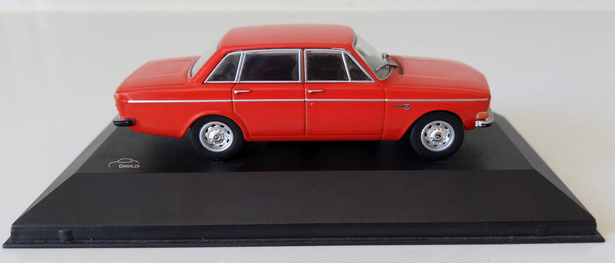 Volvo 144 - Image 6